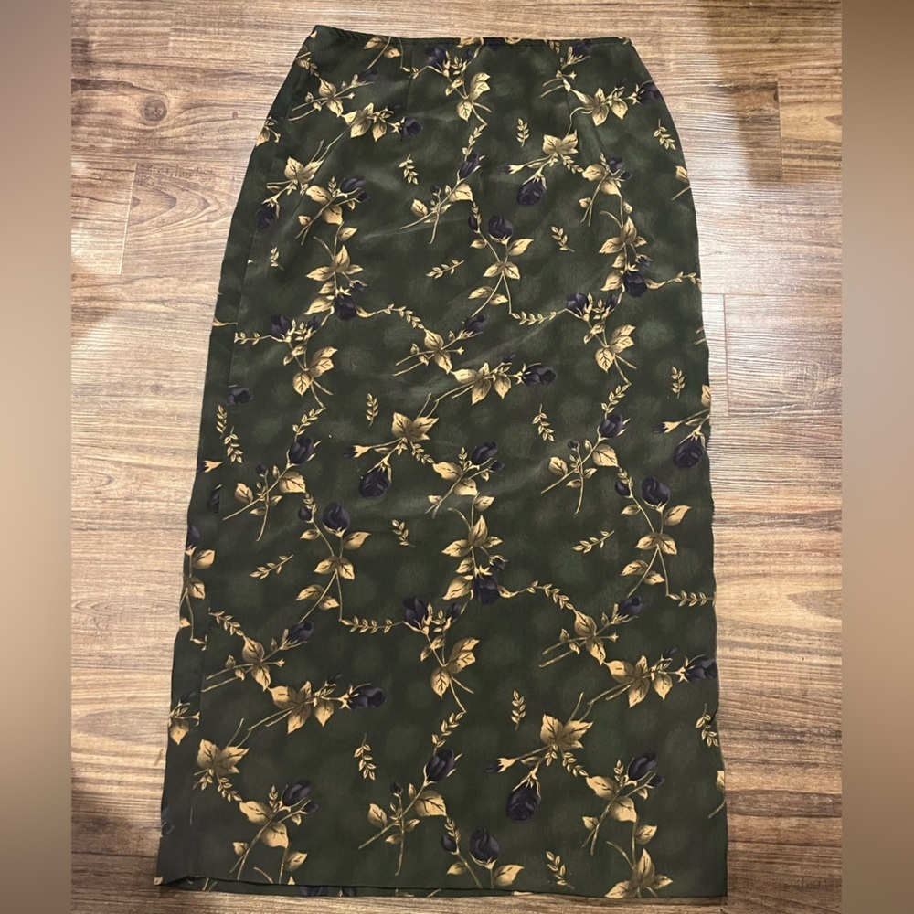 Vintage essence long Floral Green and Gold Skirt size small - Picture 1 of 5